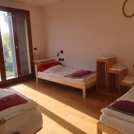 Bed & Breakfast Dormire Sulla Via Degli Dei A *